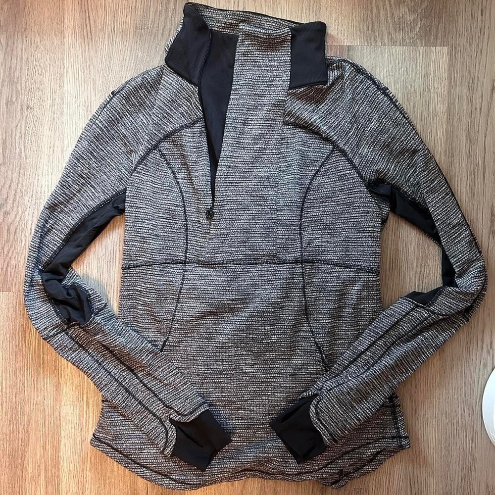lululemon heather grey / black quarter zip size 8